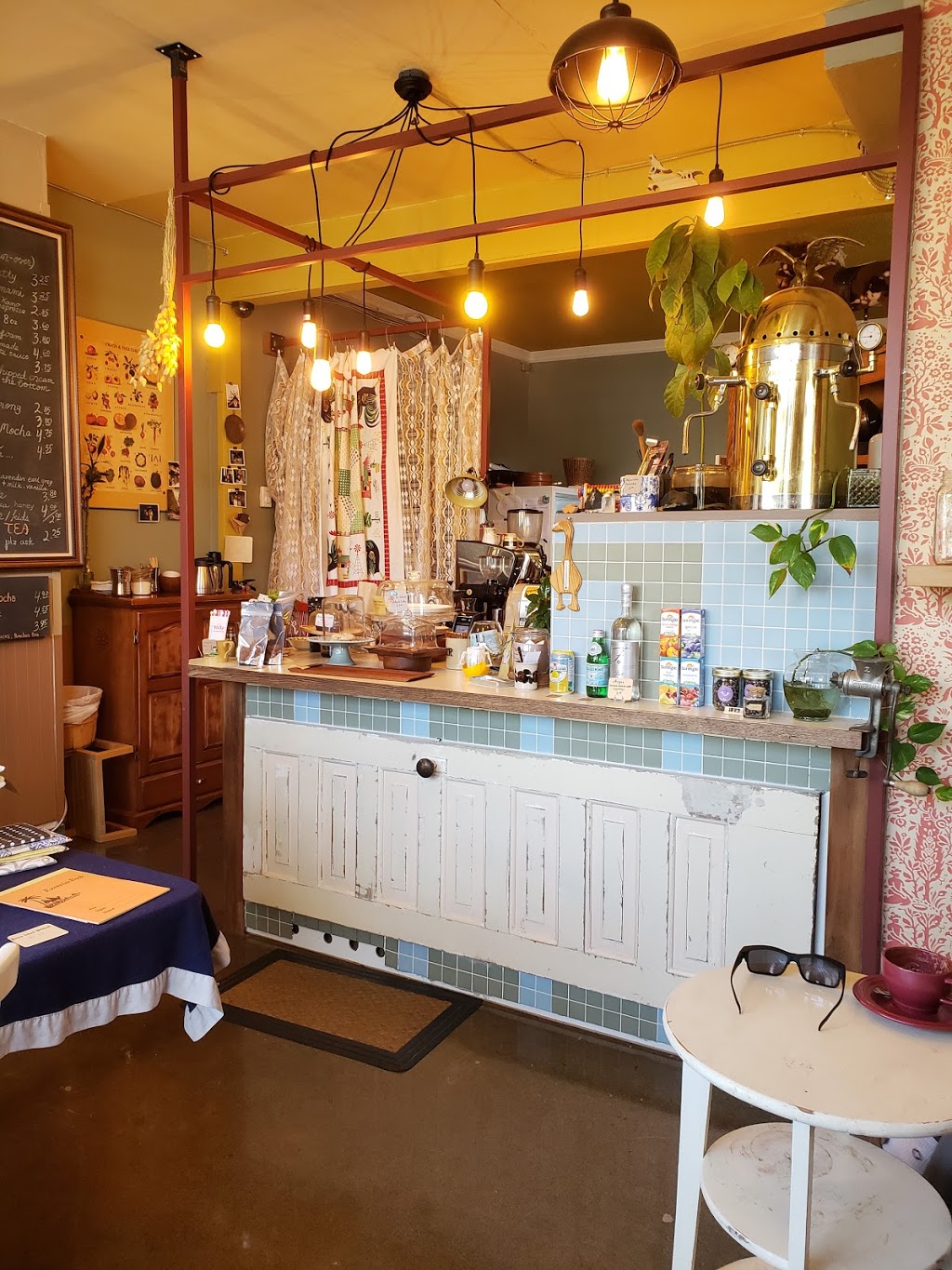 Handworks Coffee Studio | 7705 6th St, Burnaby, BC V3N 2E6, Canada | Phone: (604) 553-8070