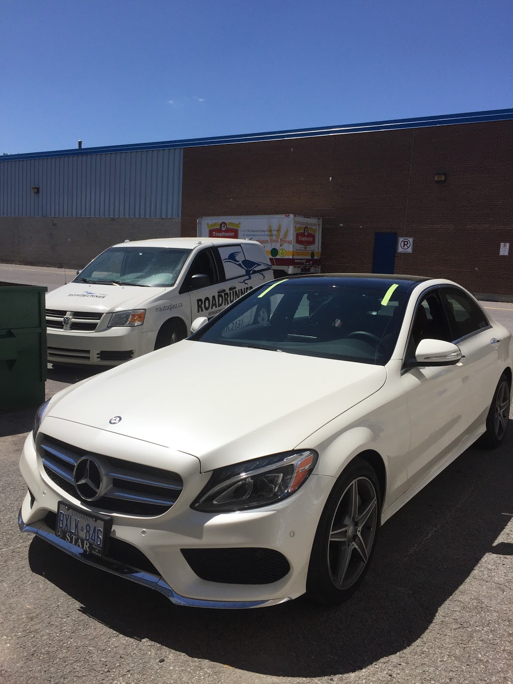 RoadRunner Auto Glass | 37 Rue de Bruxelles, Gatineau, QC J9J 0M4, Canada | Phone: (613) 316-2131