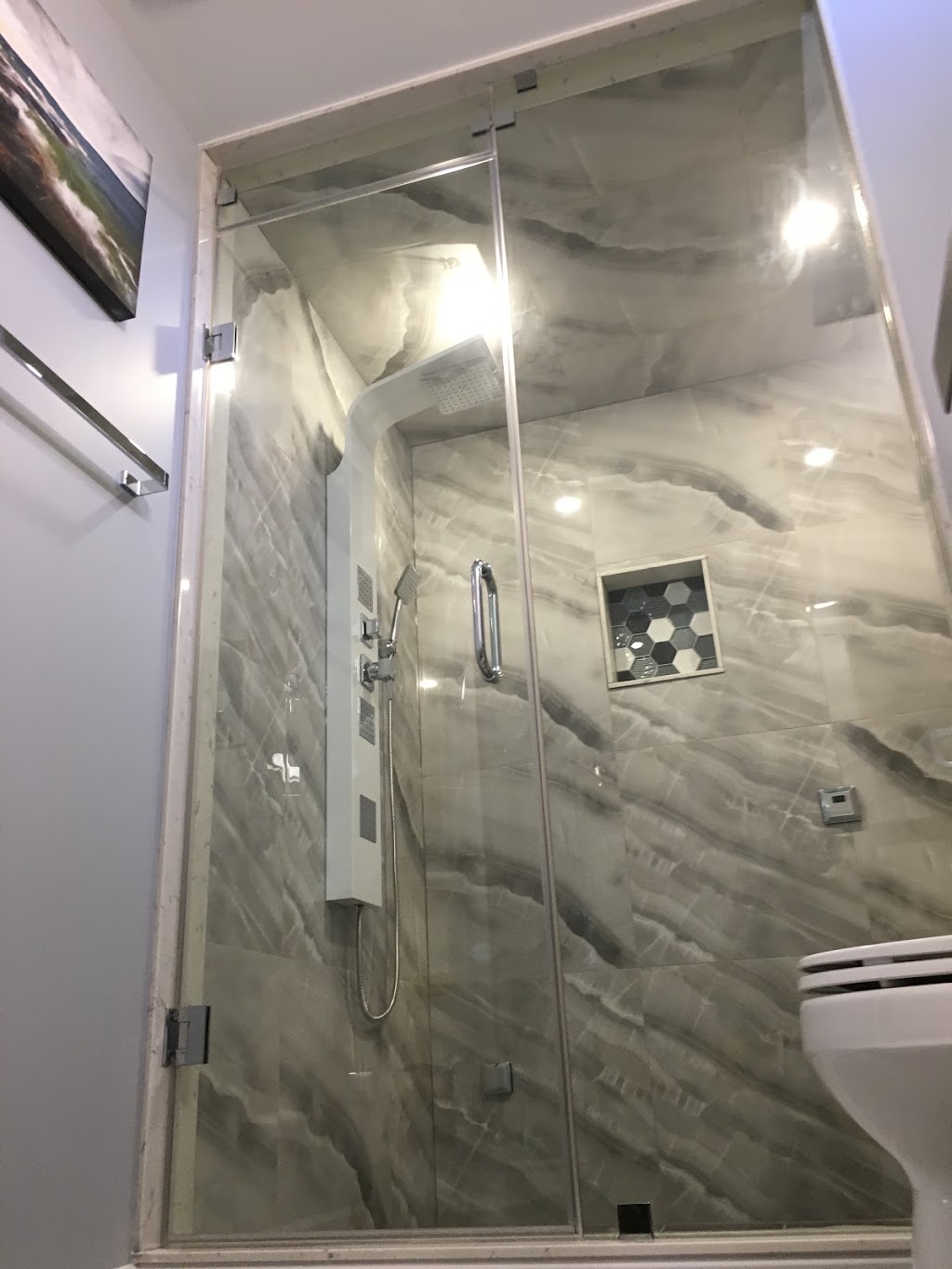 Dreamlux Glass - Custom Frameless Shower Doors | 180 Bonnie Braes Dr, Brampton, ON L6Y 5Y7, Canada | Phone: (647) 706-7495