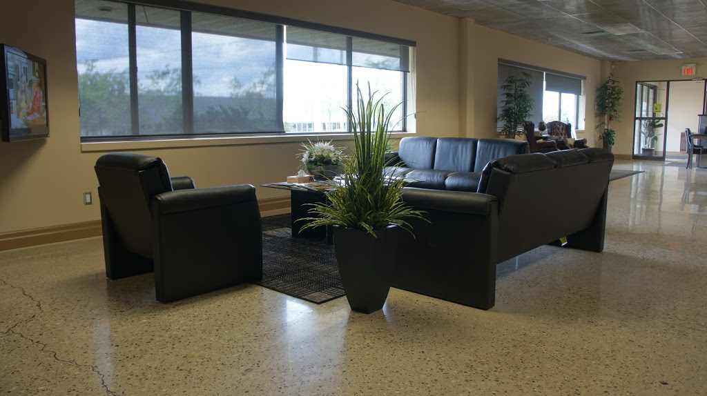 MacMillan Tire | 150 Shoemaker St, Kitchener, ON N2E 3L8, Canada | Phone: (519) 748-1130