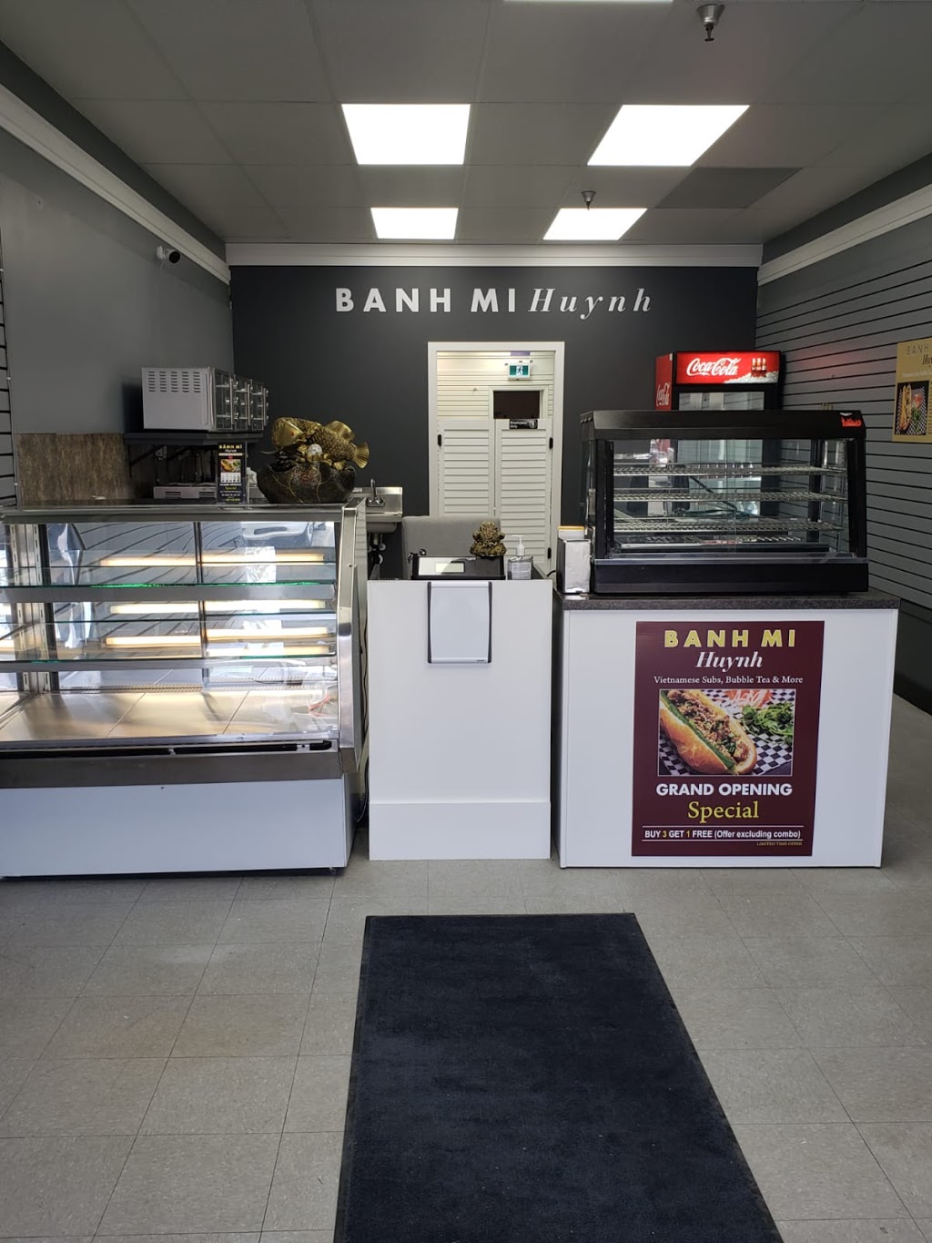 Banh mi huynh | 3525 26 Ave SE #9, Calgary, AB T2B 2M9, Canada | Phone: (587) 470-2010
