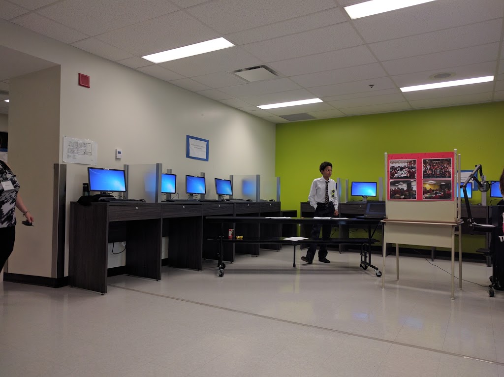 Collège Saint-Louis | 275 36e Av, Lachine, QC H8T 3G3, Canada | Phone: (514) 855-4198