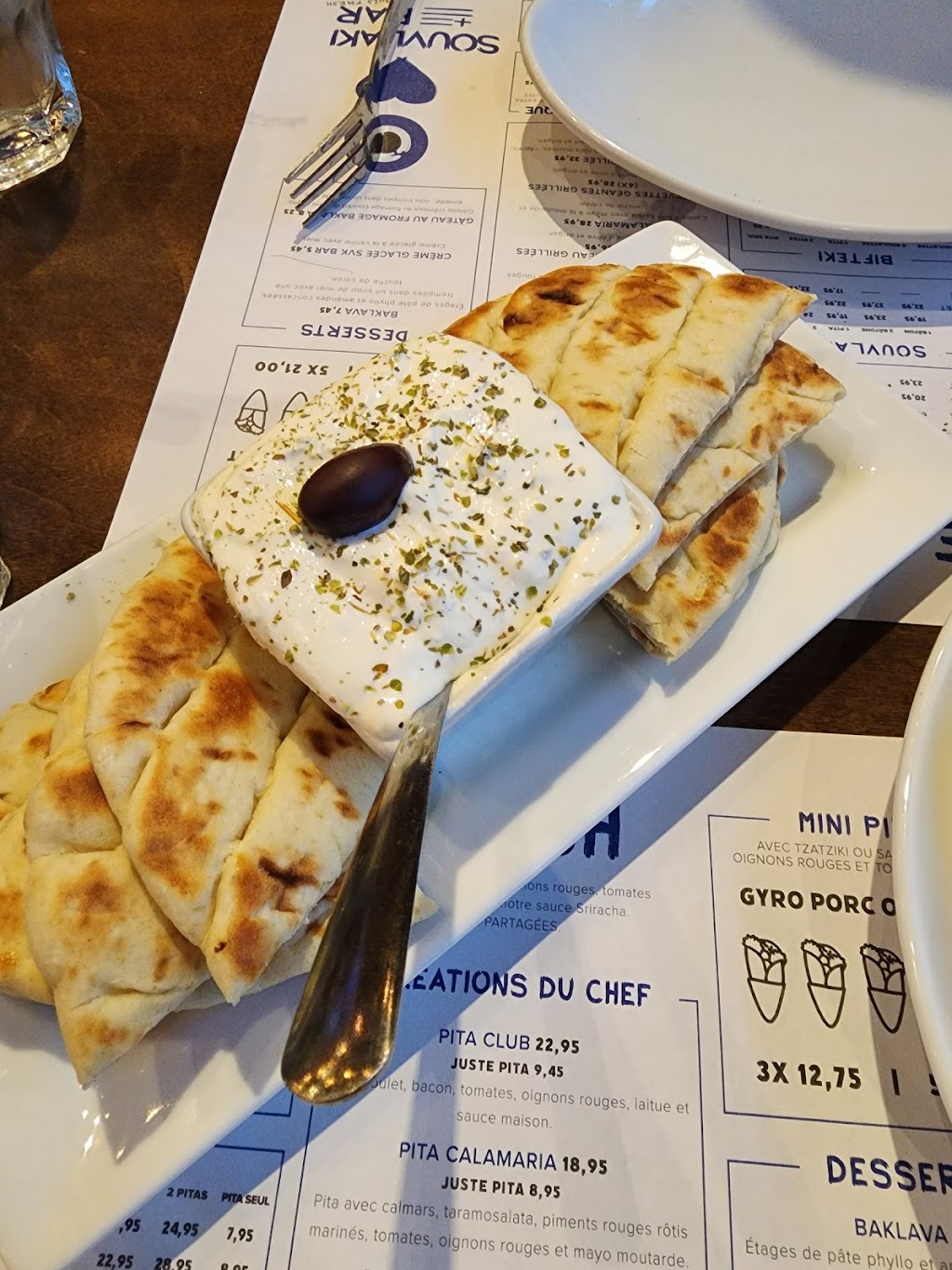 Souvlaki Bar - Blainville | 1407 Bd Michèle-Bohec, Blainville, QC J7C 5L4, Canada | Phone: (450) 987-9100