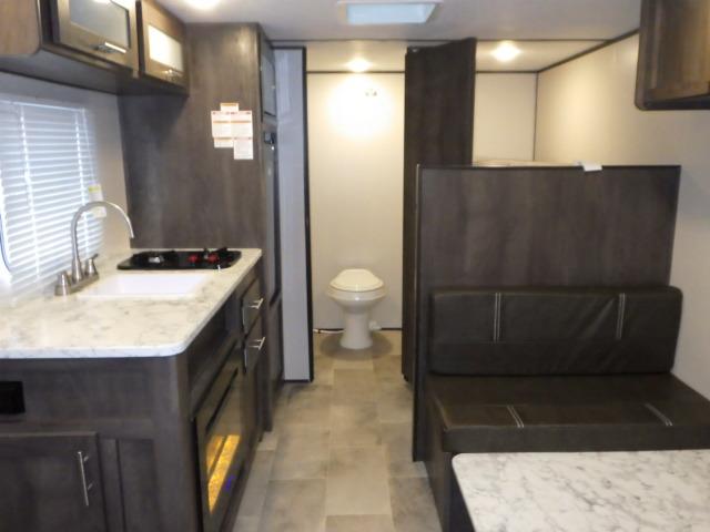 Michaels Dutchman 17B travel trailer | 972 Balbirnie Blvd, Port Moody, BC V3H 1E3, Canada | Phone: (604) 715-5887