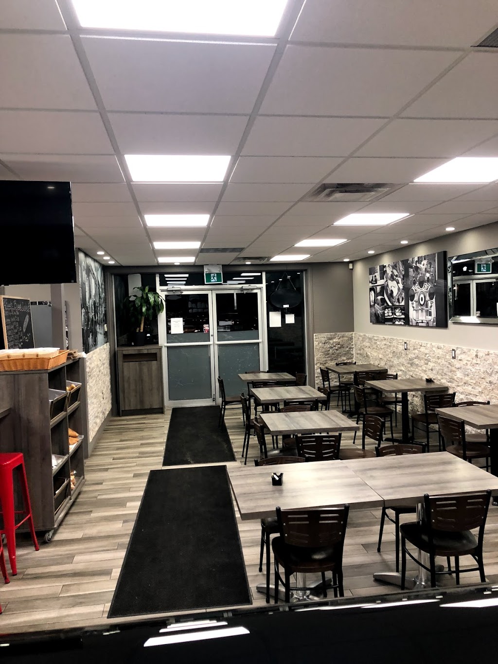 Cappuccino Bakery Bolton | 28 Queen St N, Bolton, ON L7E 1B9, Canada | Phone: (905) 951-6779