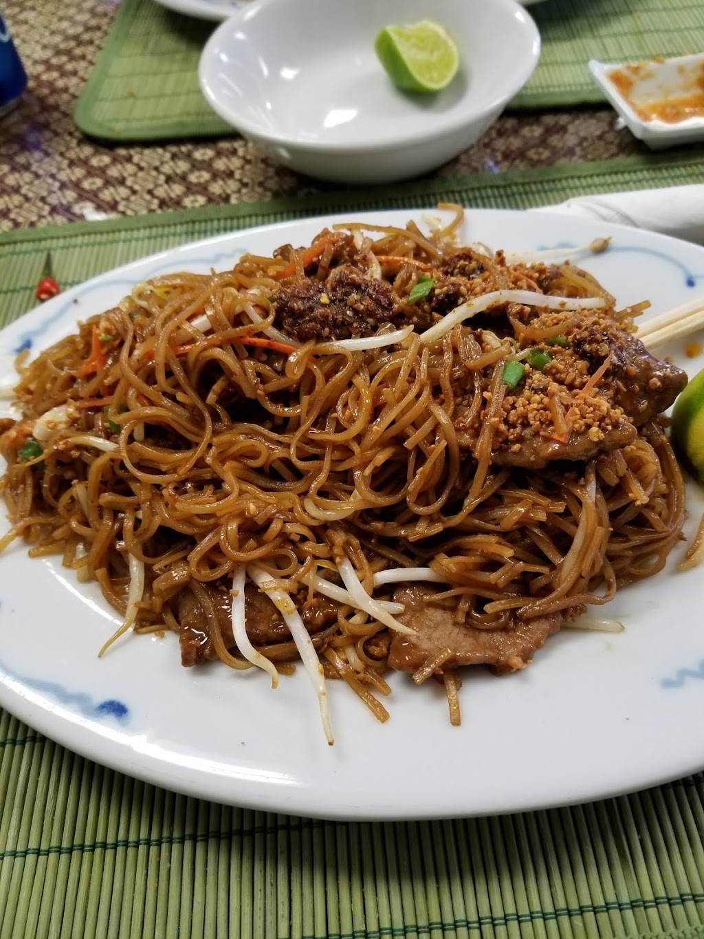 Thai Food | 39b King St, Aylmer, ON N5H 1Z9, Canada | Phone: (519) 932-0869
