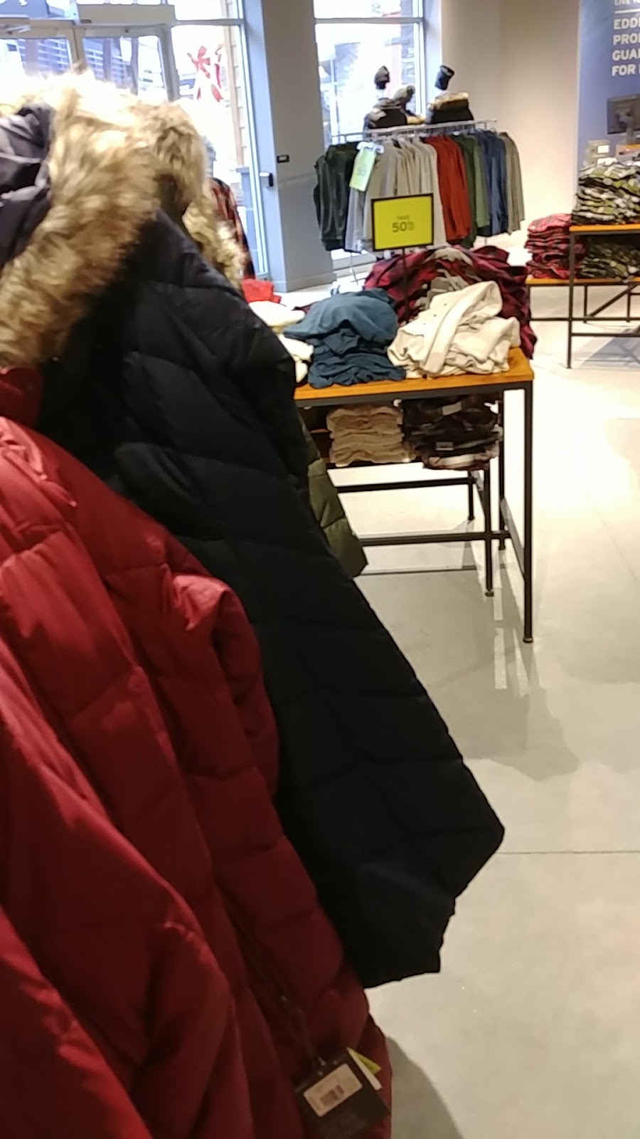Eddie Bauer Outlet | 8555 Campeau Dr #380, Ottawa, ON K2T 0K5, Canada | Phone: (613) 435-8551