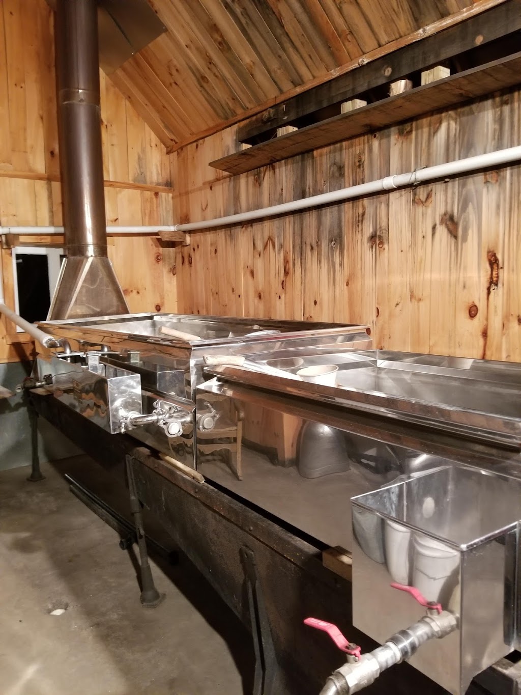 Cabane du Pic Bois | 1468 Chemin Gaspé, Brigham, QC J2K 4B4, Canada | Phone: (450) 263-6060