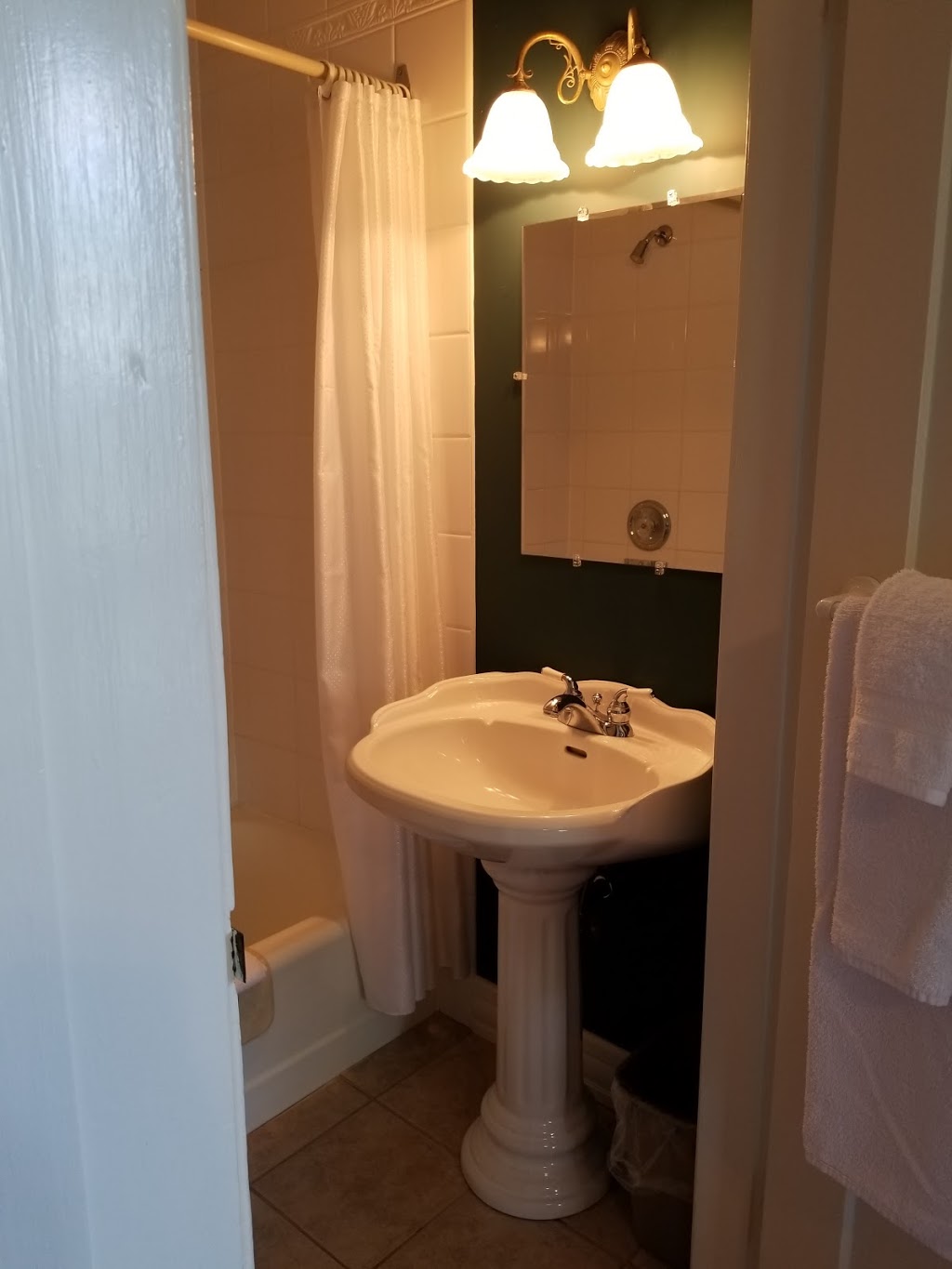 Evangeline Motel | 11668 Nova Scotia Trunk 1, Grand Pré, NS B0P 1M0, Canada | Phone: (902) 542-2703