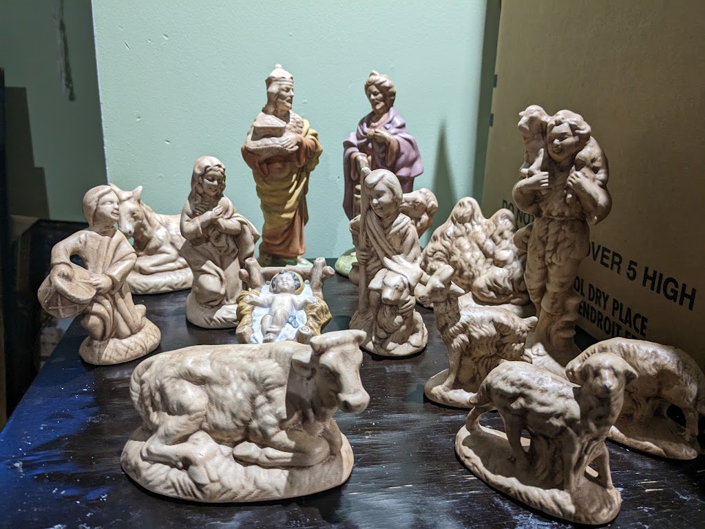La Brocante Henri | 2990 Rue des Colombes, Drummondville, QC J2C 7Y5, Canada | Phone: (819) 469-5243