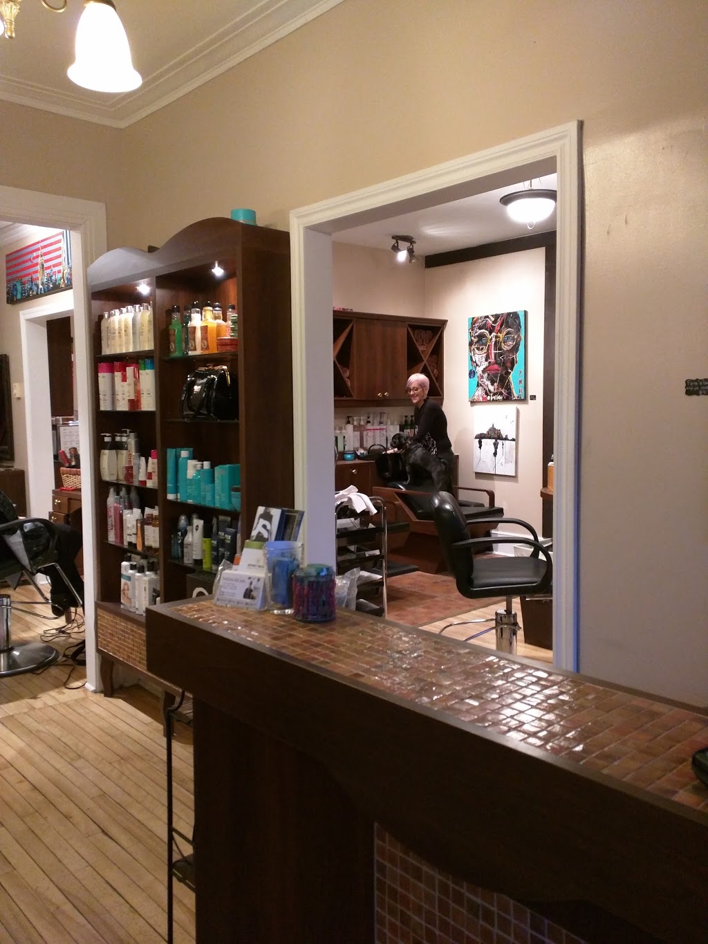 Signe Cyril Coiffure | 85 Rue Saint-Jean, Longueuil, QC J4H 2X1, Canada | Phone: (450) 677-4000