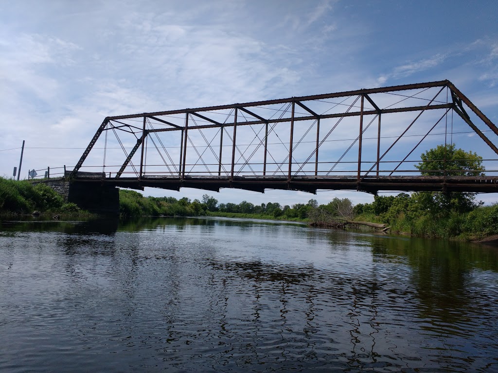 Kayak Safari | 2 Rue Henderson, Huntingdon, QC J0S 1H0, Canada | Phone: (866) 664-0111