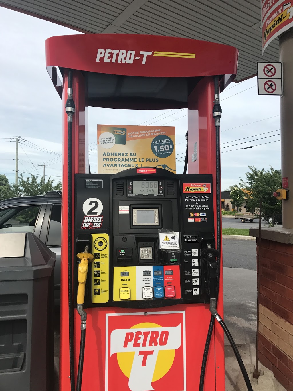 Pétro-T Proxi Extra | 2700 Rue Saint-Pierre, Drummondville, QC J2C 7J9, Canada | Phone: (819) 477-4132