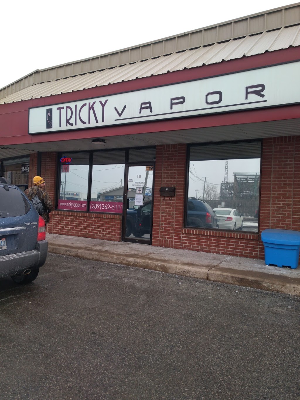 Tricky Vapor | 318 Ontario St, St. Catharines, ON L2R 5L8, Canada | Phone: (289) 362-5111