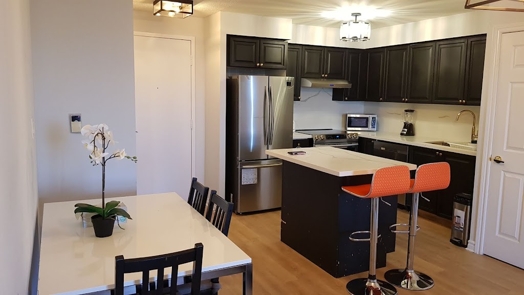 Pelicanstay at Square One Mall | 3880 Duke of York Blvd, Mississauga, ON L5B 4M7, Canada | Phone: (647) 479-7060