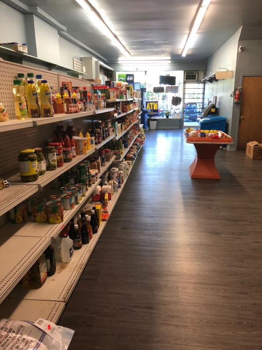 6IX SHOPPE | 3274 Lake Shore Blvd W, Etobicoke, ON M8V 1M4, Canada | Phone: (416) 519-0436