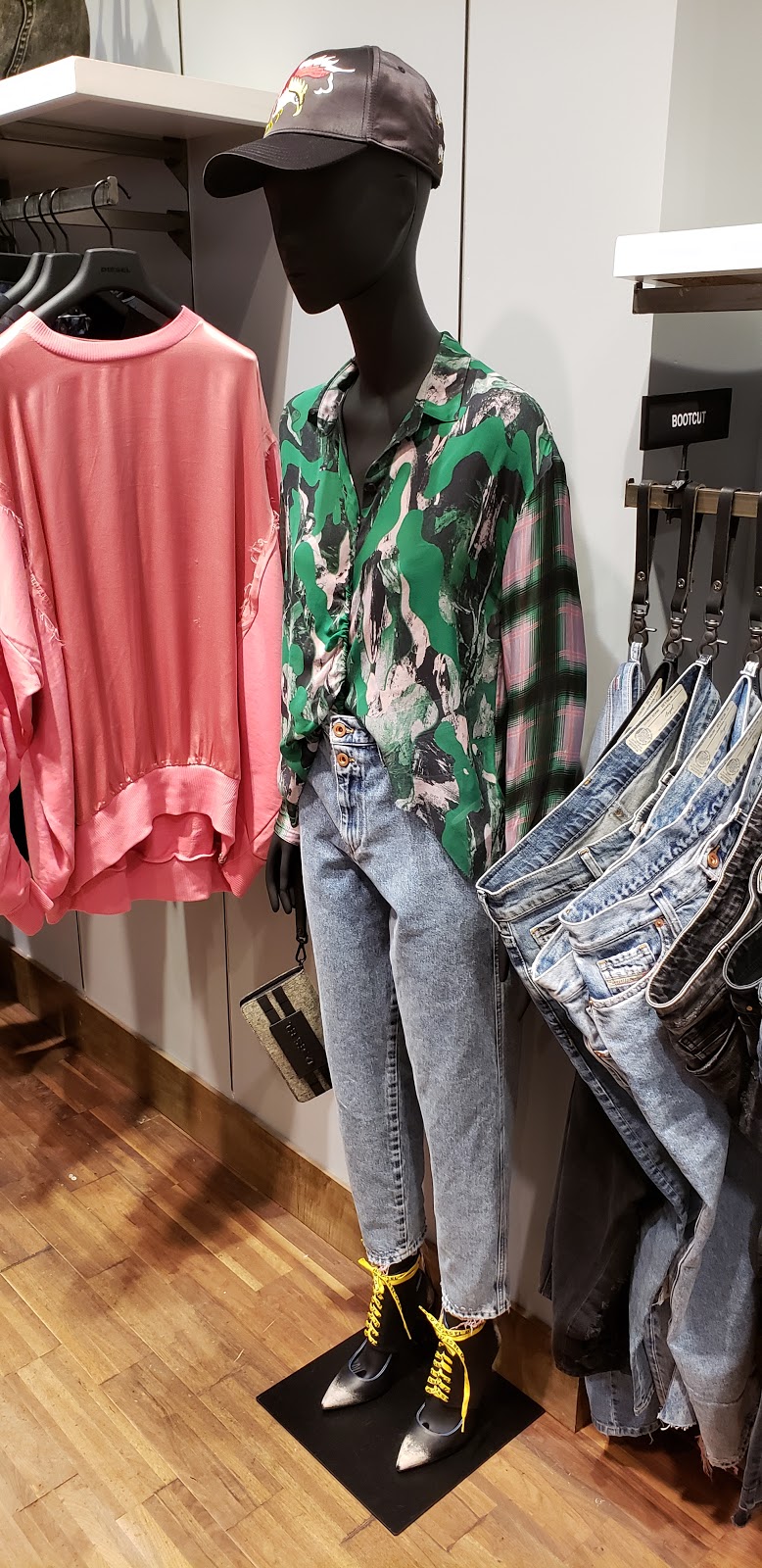 Diesel | 3401 Dufferin Street, c/o Yorkdale Shopping Centre, Store 240, Toronto, ON M6A 2T9, Canada | Phone: (416) 785-4713