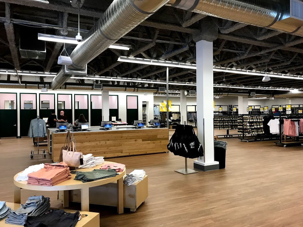 Roots | 1101 United Blvd, Coquitlam, BC V3K 6V3, Canada | Phone: (604) 395-1491