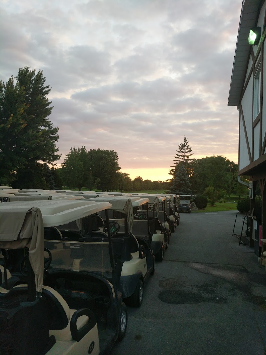 Caughnawaga Golf Club | QC-207, Kahnawake, QC J0L 1B0, Canada | Phone: (450) 632-7163