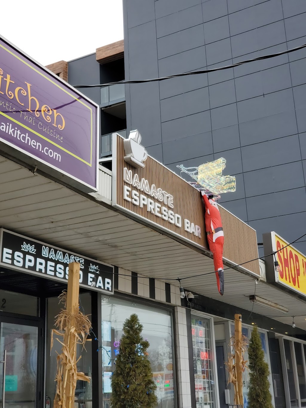 Espresso Bar Namaste | 392 Browns Line, Etobicoke, ON M8W 3T8, Canada | Phone: (416) 746-1551