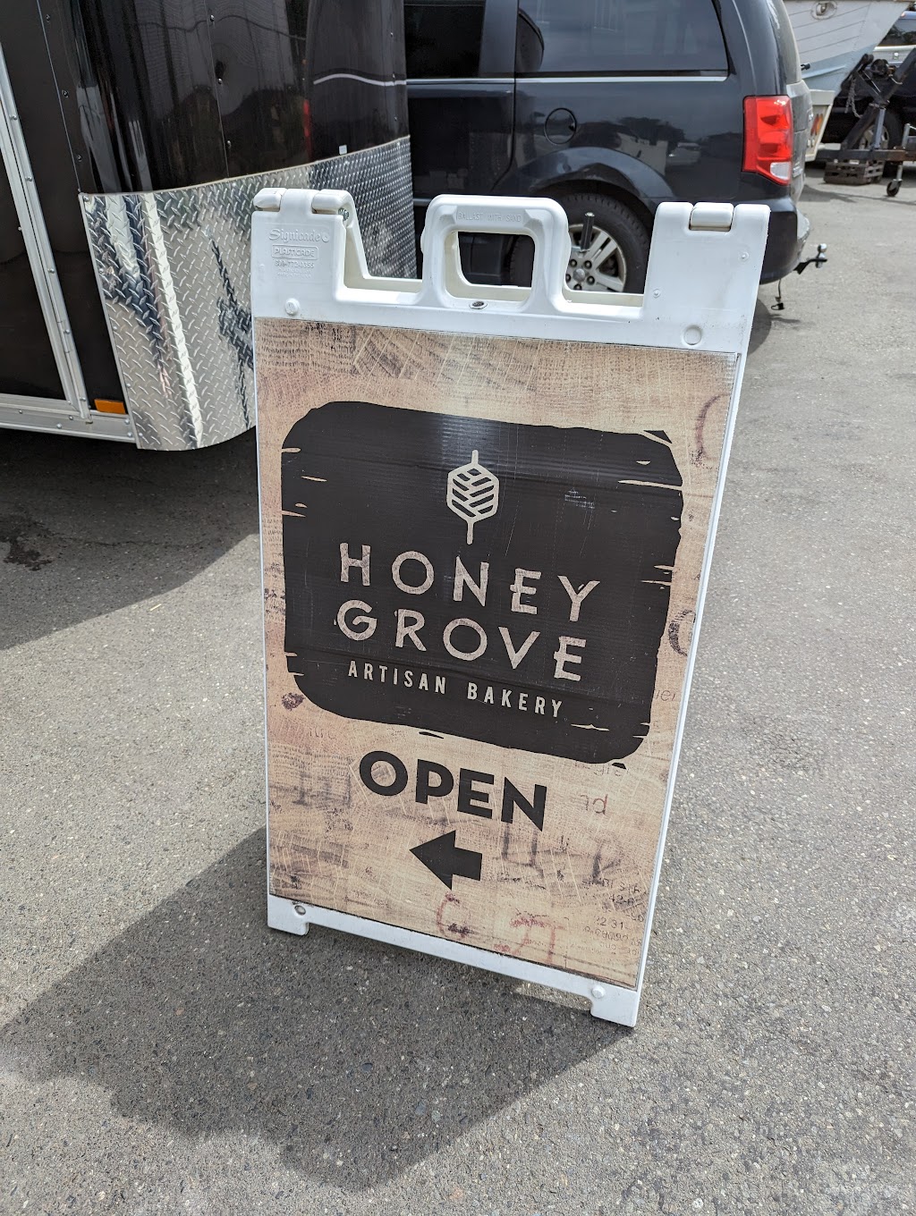 Honey Grove Bakery | 2441 Cousins Ave Unit 4, Courtenay, BC V9N 3N6, Canada | Phone: (250) 898-3304