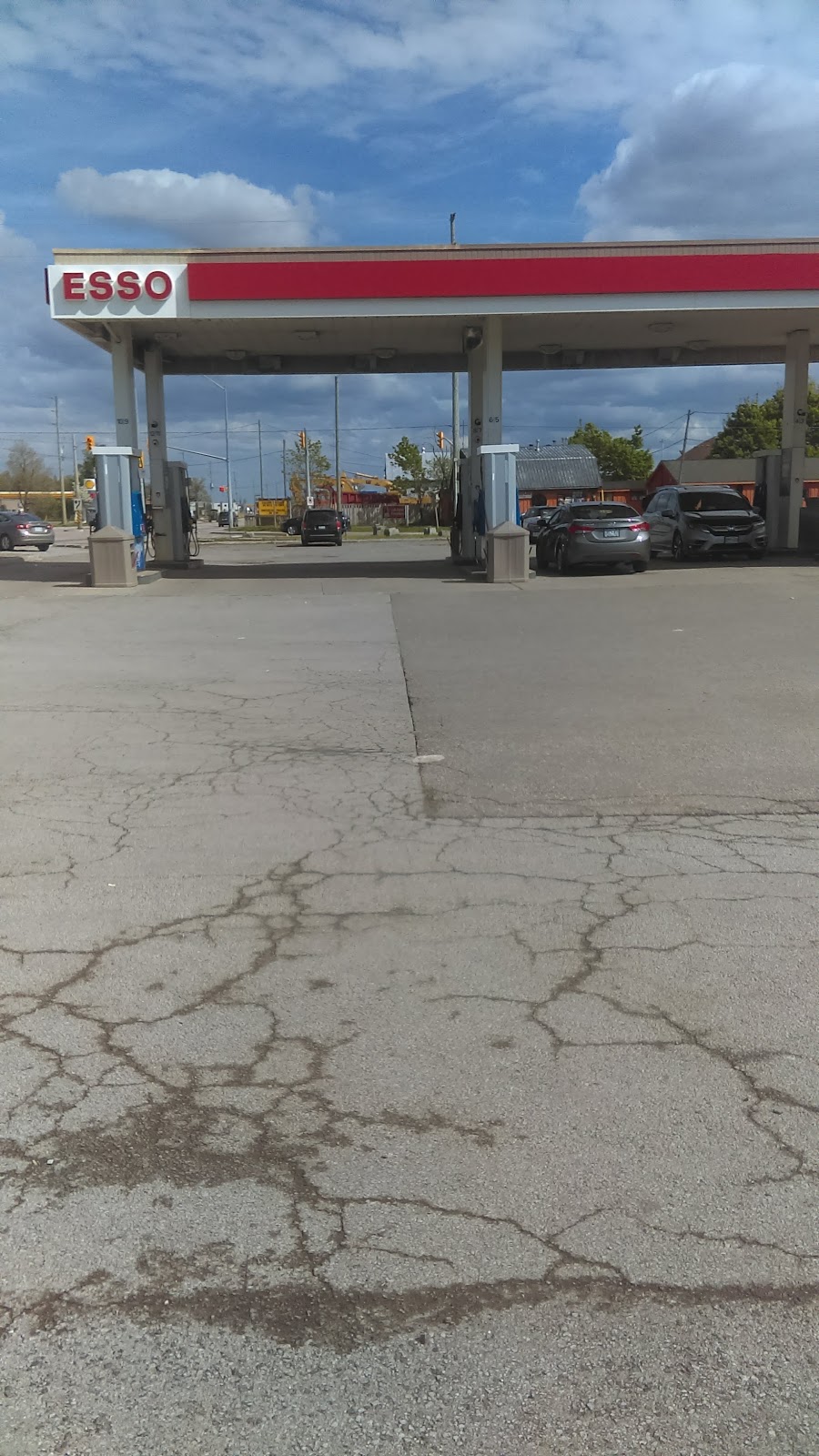 Esso | 14010 Hurontario St, Caledon, ON L0N 1K0, Canada | Phone: (905) 838-1898