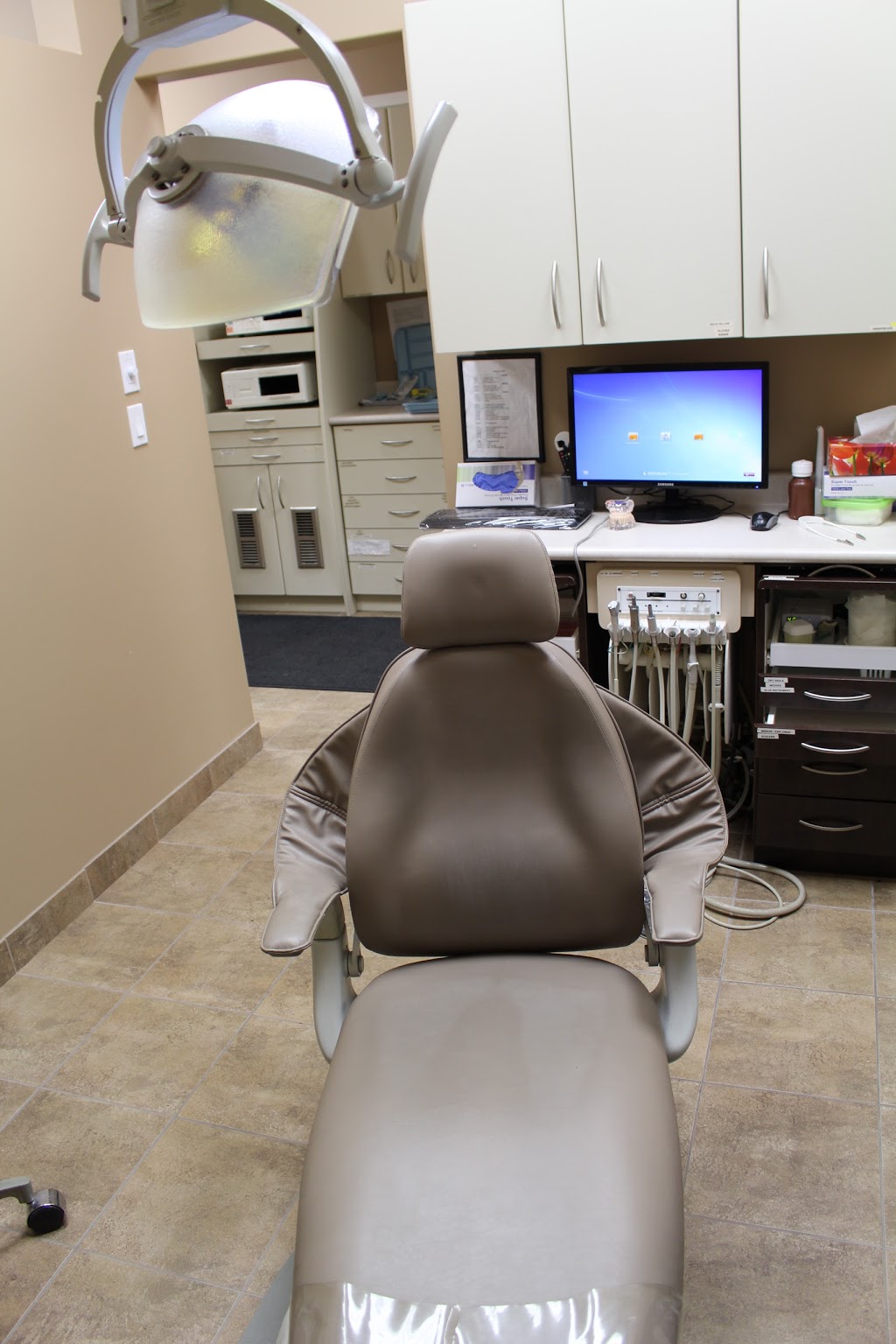 Dentistry Plus - Dentistry on Henry | 218 Henry St, Brantford, ON N3S 5C9, Canada | Phone: (519) 751-2533
