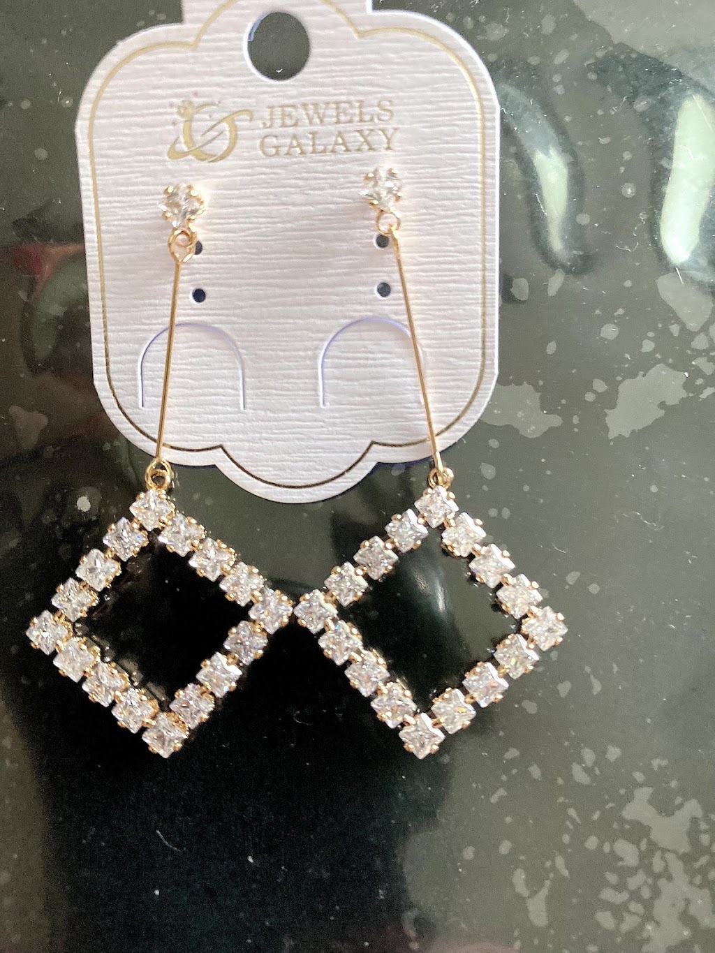 Bhalla Fashions | 2349 27 Ave NW, Edmonton, AB T6T 0A6, Canada | Phone: (780) 818-0222
