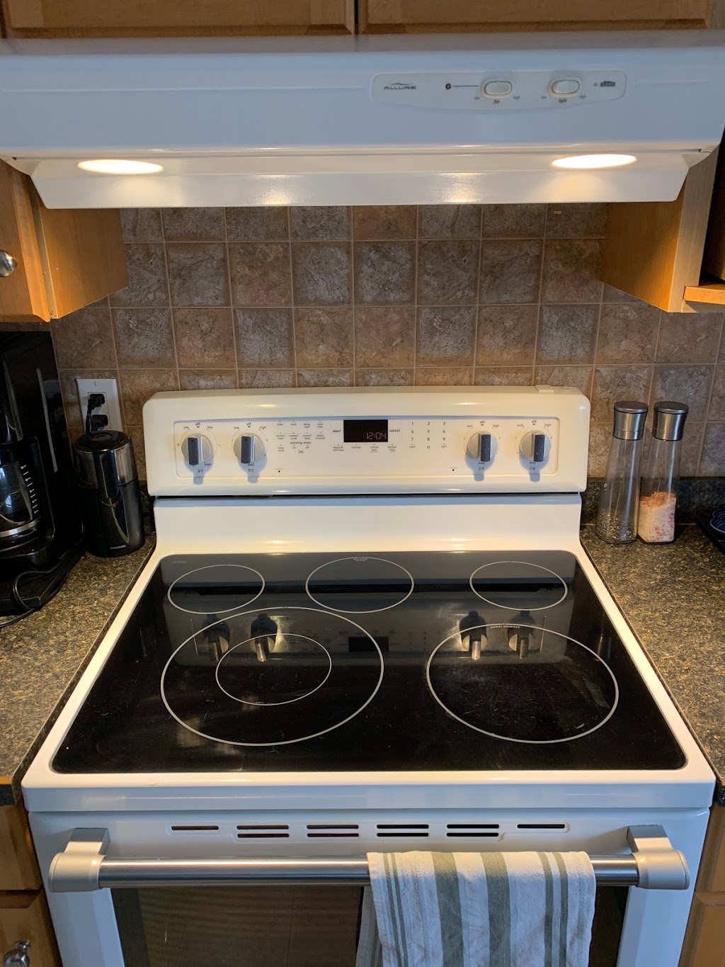Sawatzkys Furniture & Appliances | 295 Kimberly Rd, Winkler, MB R6W 0H7, Canada | Phone: (204) 325-8088