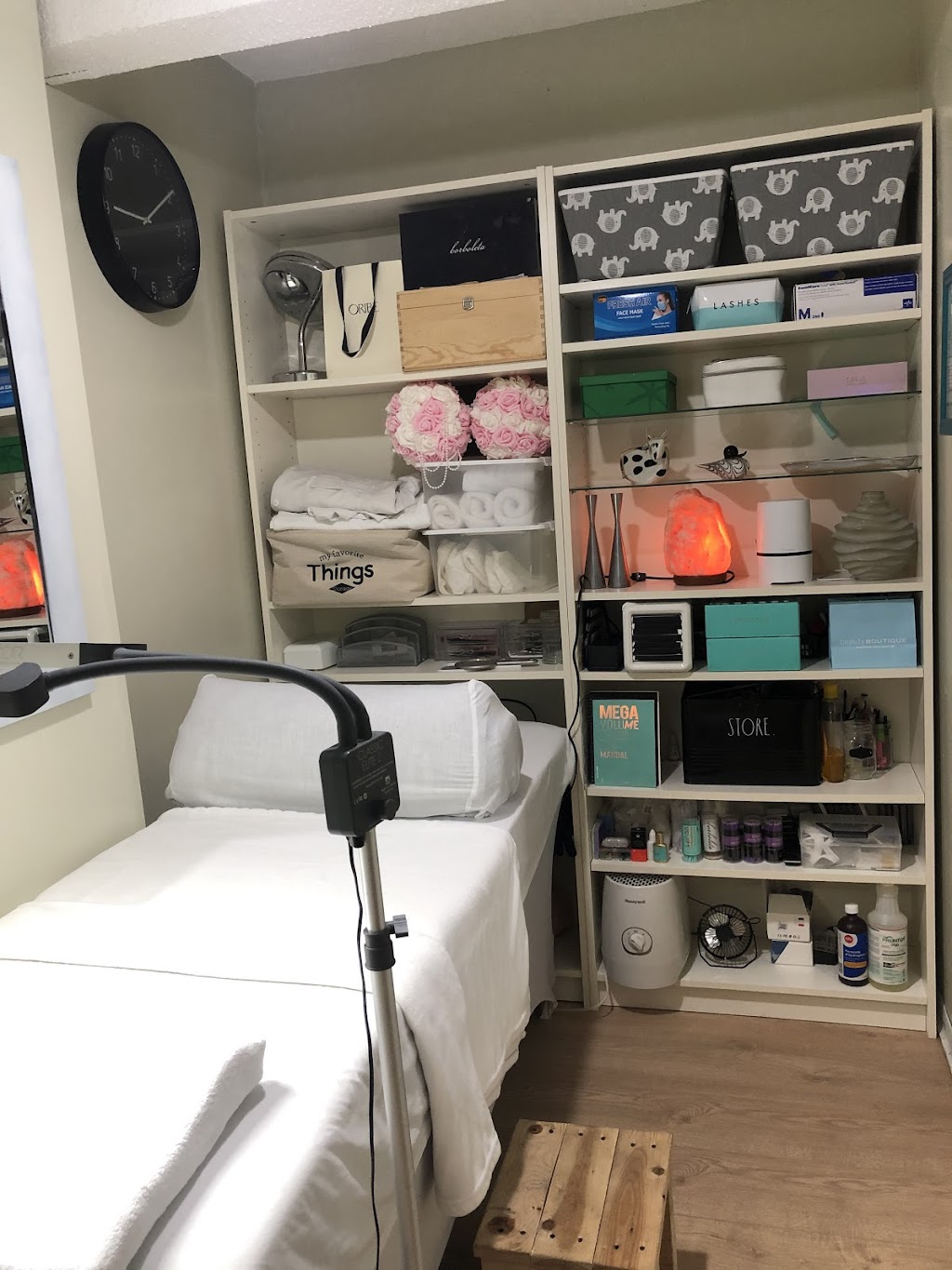 Lengthwise Lash Studio | 1811 Purcell Way, North Vancouver, BC V7H 3H4, Canada | Phone: (604) 349-3689