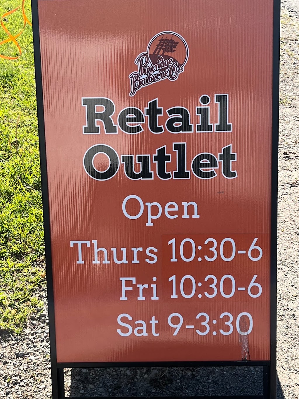 Pineridge BBQ Retail Outlet | 174 Queen St W, Hensall, ON N0M 1X0, Canada | Phone: (888) 241-8450