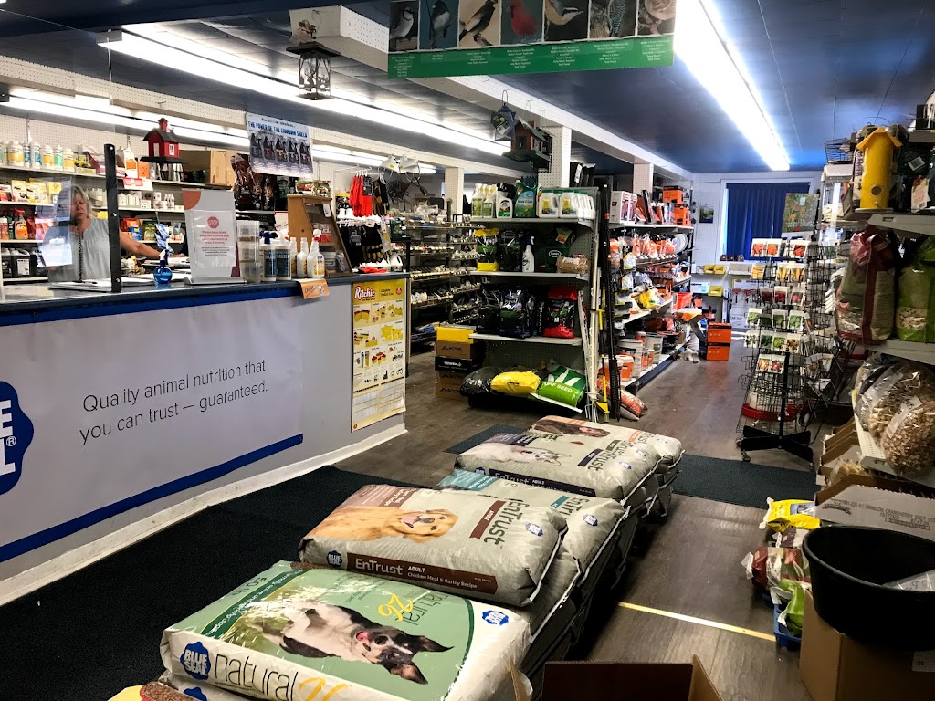 Kinburn Farm Supply | 3135 Kinburn Side Rd, Kinburn, ON K0A 2H0, Canada | Phone: (613) 832-1130