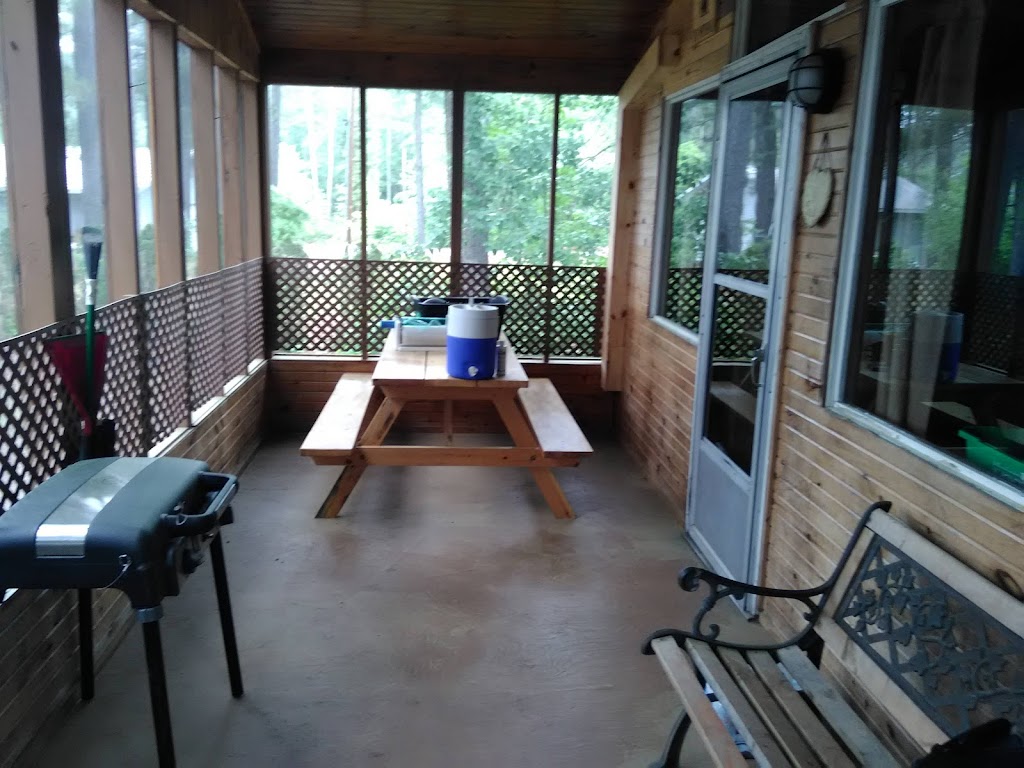 Pinecrest Lodge | 501 Pinecrest Rd, Deep River, ON K0J 1P0, Canada | Phone: (613) 633-1964