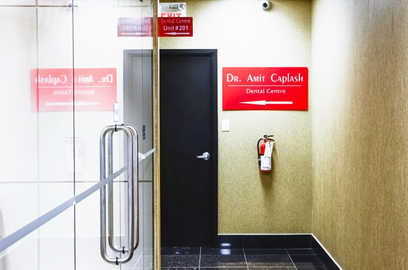 Dr. Amit Caplash: Dentist in Brampton | 373 Steeles Ave W, Brampton, ON L6Y 0P8, Canada | Phone: (905) 451-2999