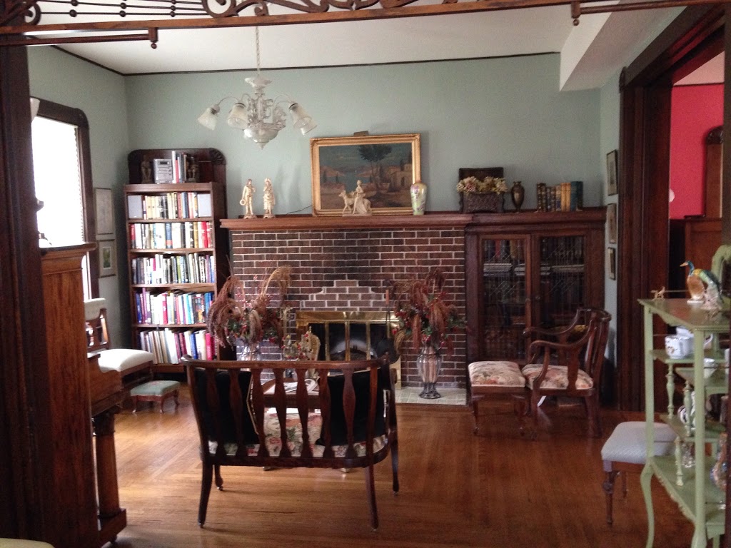 Duchess of Wellington B & B | 320 Wellington St W, Chatham, ON N7M 1K1, Canada | Phone: (519) 351-3126