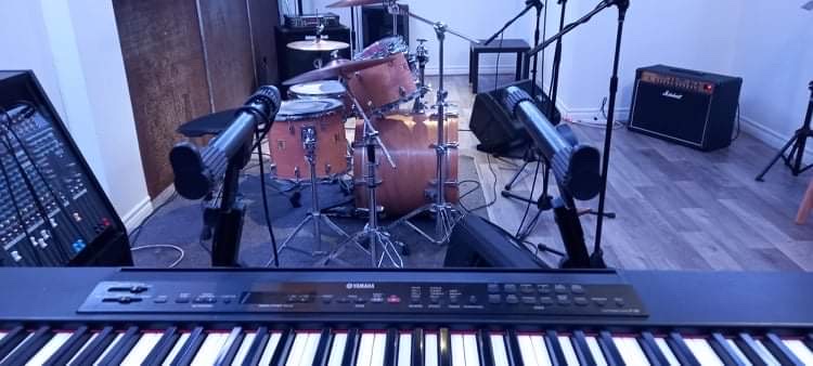 Studio Jam Avenue Inc | 1890 Rue Beaulac, Saint-Laurent, QC H4R 2E7, Canada | Phone: (514) 337-2526