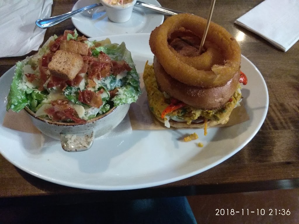 Fionn MacCools | 547 Cundles Rd E, Barrie, ON L4M 0G9, Canada | Phone: (705) 986-0150