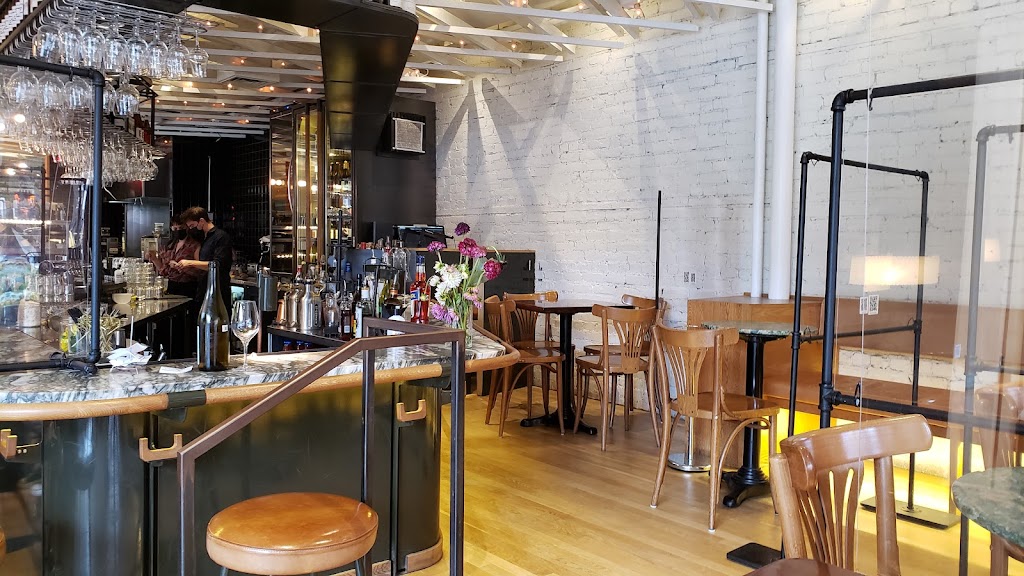 Le Rouge Gorge | 1234 Avenue du Mont-Royal E, Montréal, QC H2J 1Y1, Canada | Phone: (514) 303-3822