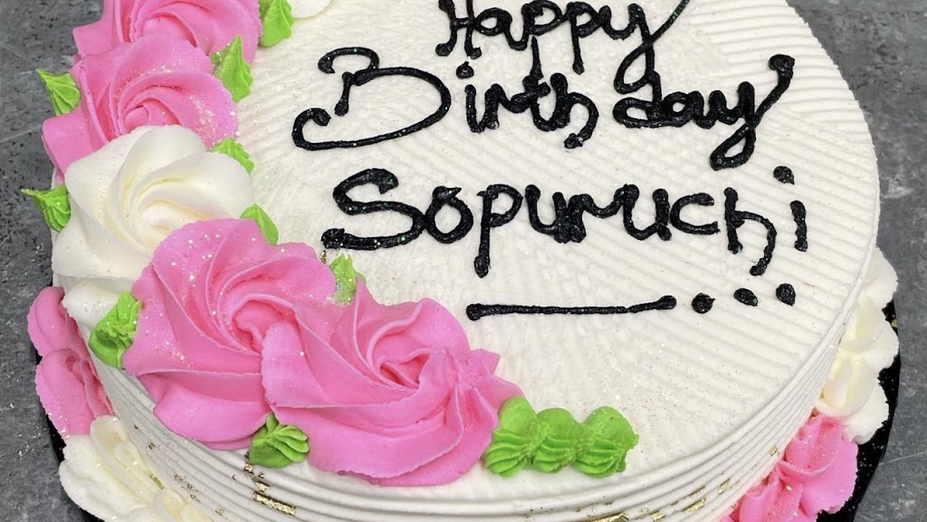 Dglamourcakesandevents | 177 Edgevalley Rd, London, ON N5V 0C5, Canada | Phone: (905) 781-9529
