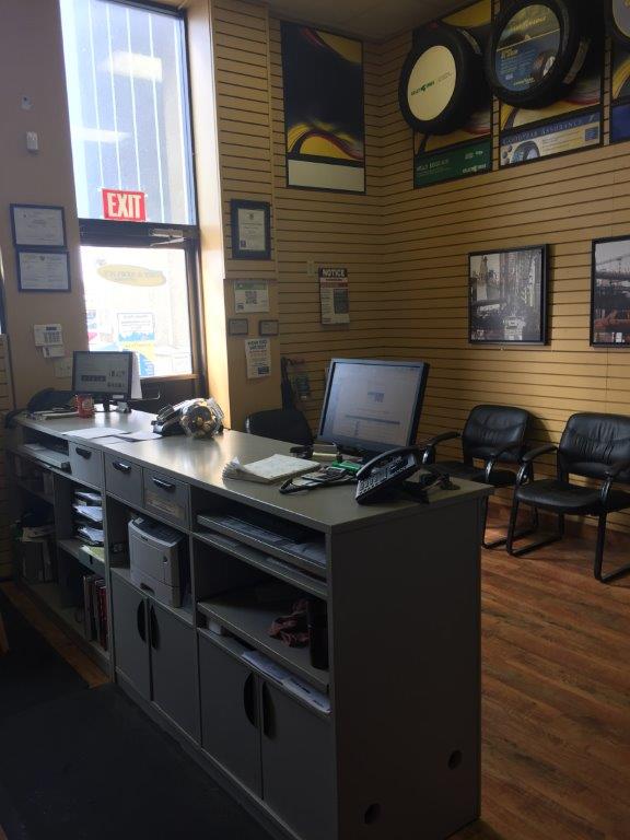 Beverly Tire & Auto | 499 Mohawk Rd E, Hamilton, ON L8V 2J4, Canada | Phone: (905) 389-5302