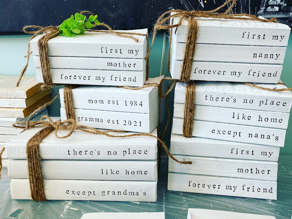 Cozy Nook Creations | 217 Montgomery Ave, Whitby, ON L1M 0B8, Canada | Phone: (647) 822-8405