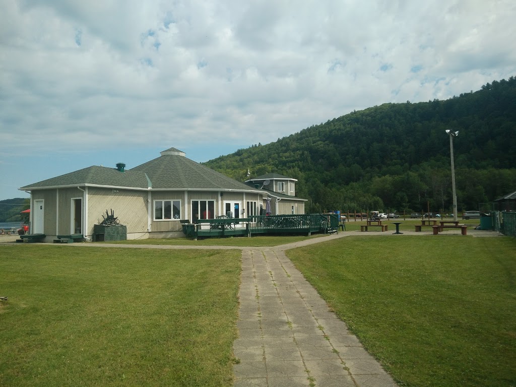 Camping Parc De VR Royal Papineau | 237 Chemin du Golf, Notre-Dame-de-la-Salette, QC J0X 2L0, Canada | Phone: (819) 766-2826