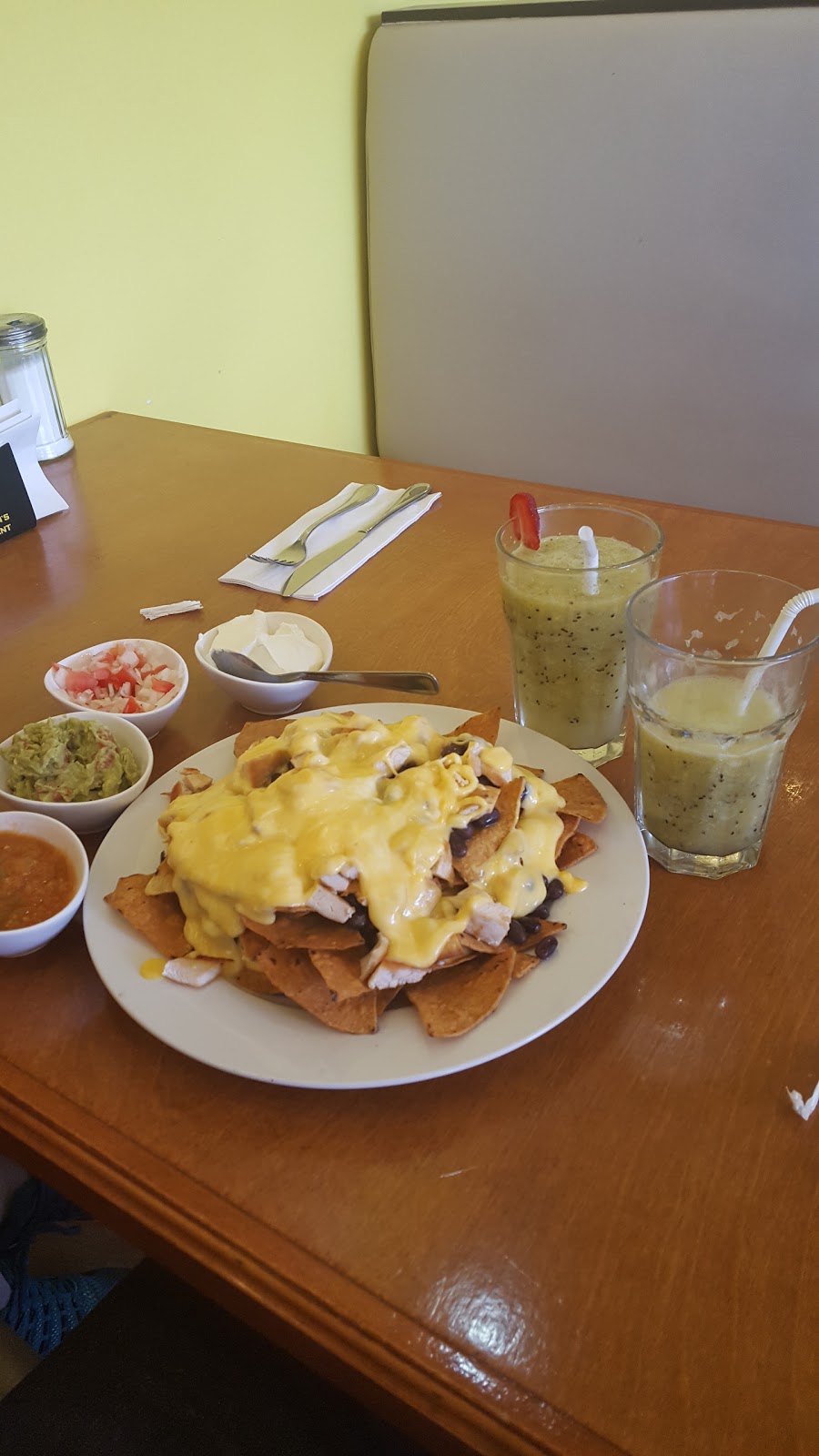 Johnathan´s Restaurant | 200 Marycroft Ave Unit 27, Woodbridge, ON L4L 5X6, Canada | Phone: (905) 856-0023