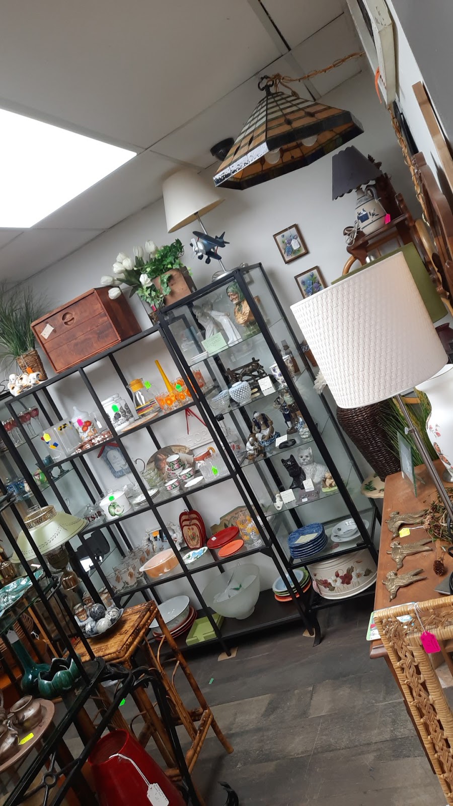 Treasures By The Locks | 7 May St, Fenelon Falls, ON K0M 1N0, Canada | Phone: (705) 344-4351