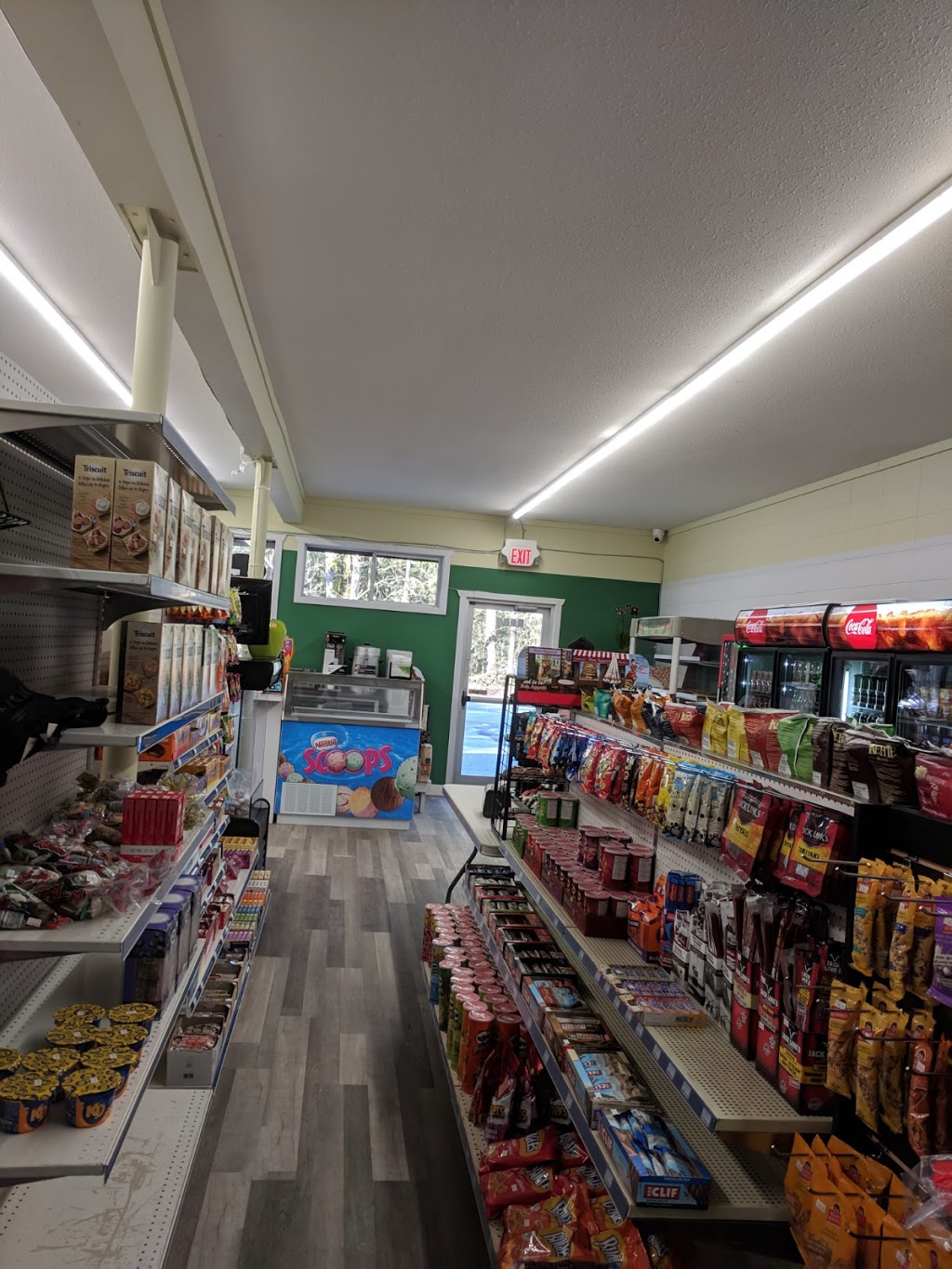 Lakeside Market Cultus Lake | 3776 Columbia Valley Rd, Cultus Lake, BC V2R 5A3, Canada | Phone: (604) 464-9433