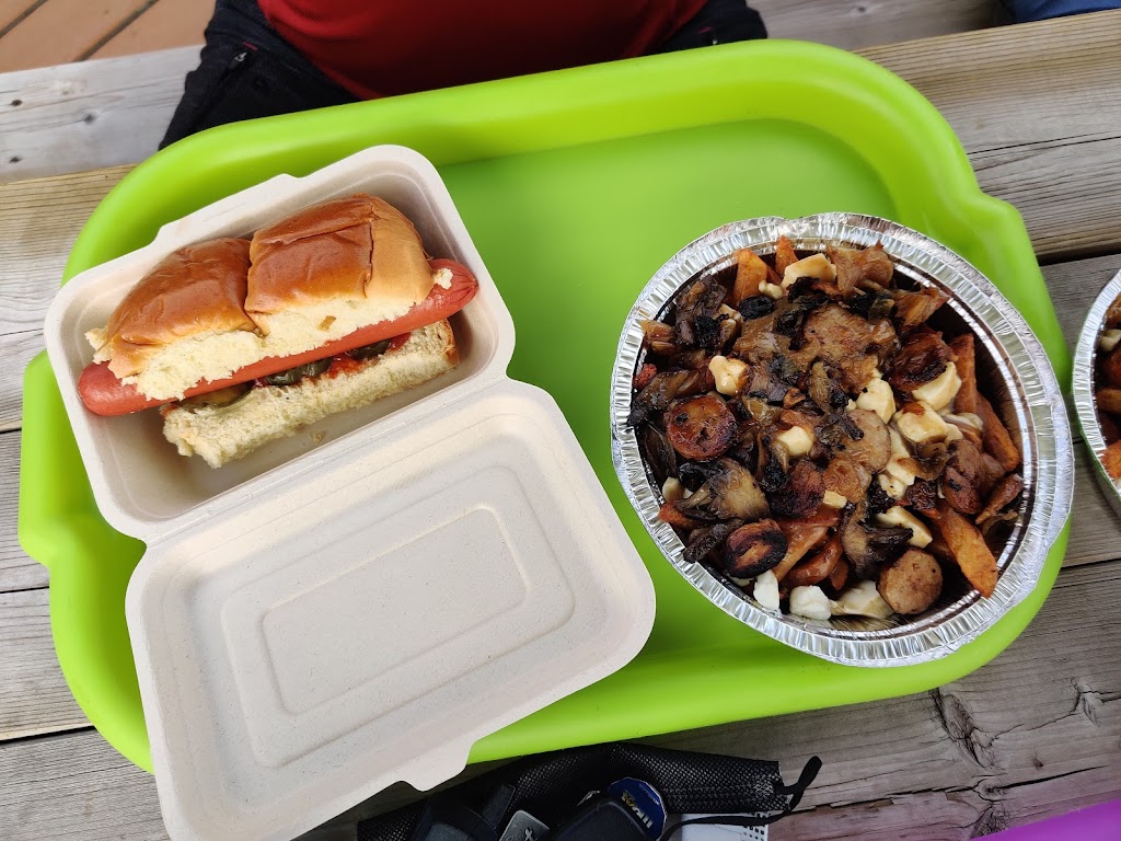 HIPPI POUTINE ST HYACINTHE | 2040 des, Rue Des Cascades O, Saint-Hyacinthe, QC J2S 3J6, Canada | Phone: (450) 771-2562