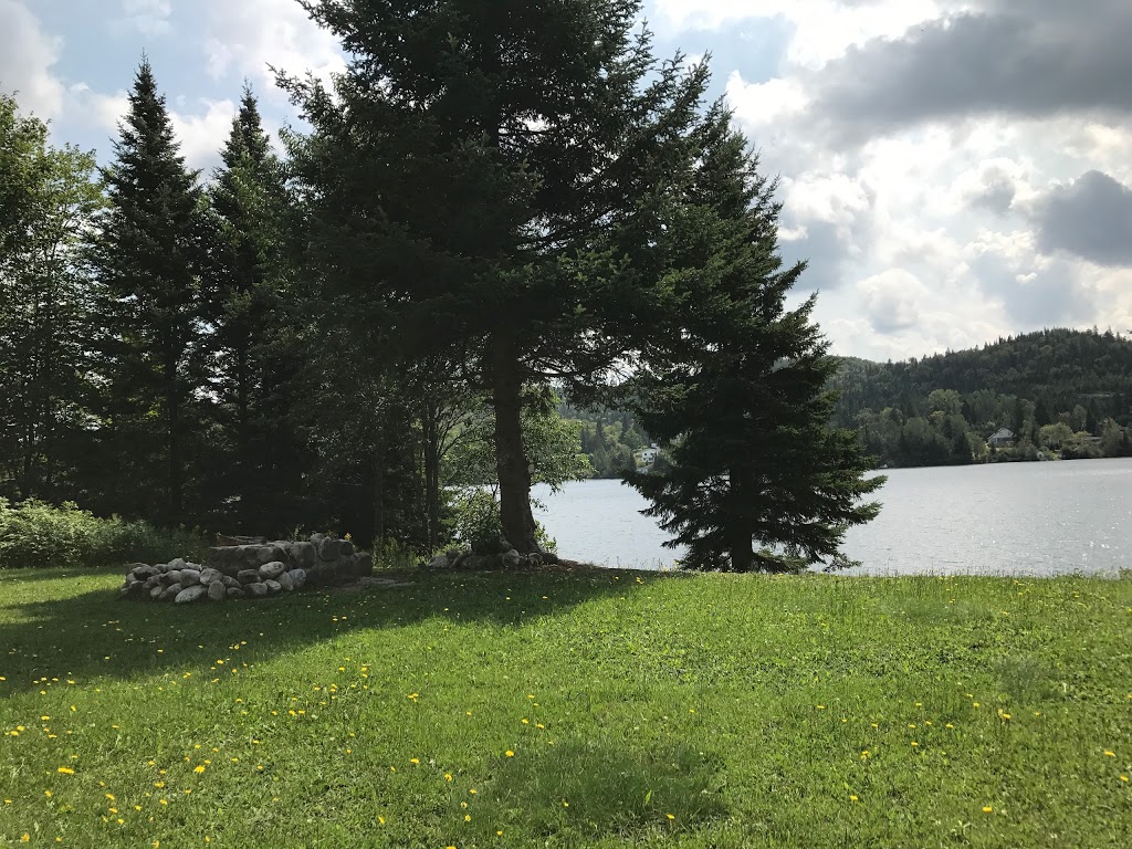 Chalet 90 Chalet Chanteclair | 1230 Chemin de la Montagne #1126, Sainte-Agathe-des-Monts, QC J8C 2Z7, Canada | Phone: (819) 378-2337