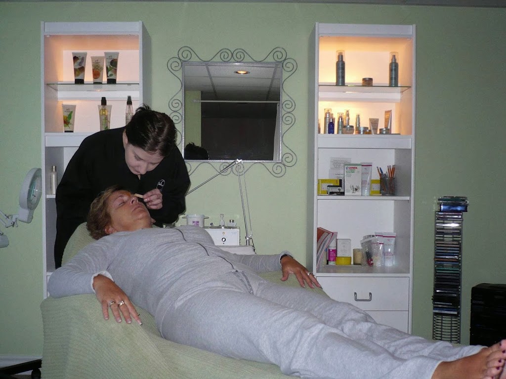 Soothing Oasis Spa by Aloette | 244 Dalton Ave, Kingston, ON K7K 6C3, Canada | Phone: (613) 544-0210
