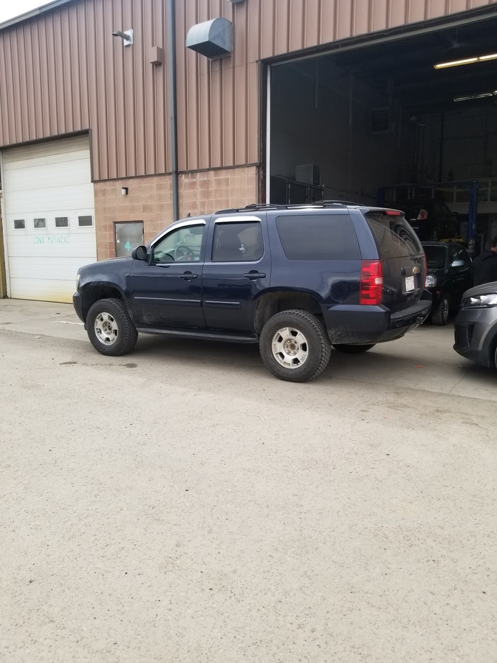 Eminent Auto & Tire | 4312 Ogden Rd SE #3, Calgary, AB T2G 4V3, Canada | Phone: (403) 803-2649