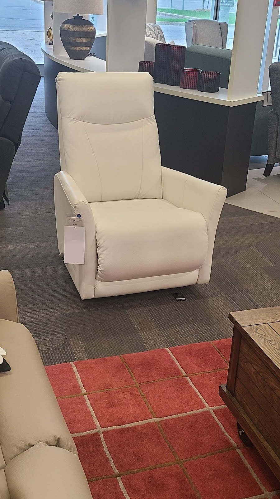 La-Z-Boy Furniture Galleries | 1900 Rue Maurice-Gauvin, Laval, QC H7S 1Z5, Canada | Phone: (450) 682-8211